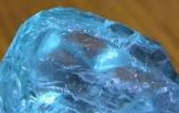 حجر الأكوامارين: جمال البحر في جوهرة واحدة