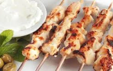 🍢 طريقة عمل الشيش طاووق | وصفة لذيذة بتتبيلة مثالية 🔥