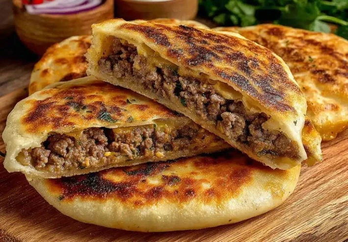 الحواوشي المصري.. طعم شعبي أصيل يخطف القلوب