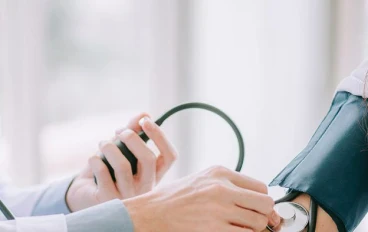 نظام غذائي لمرضى الضغط المرتفع: جدول وجبات يومي كامل بأكل مصري صحي (نظام داش DASH) 2026