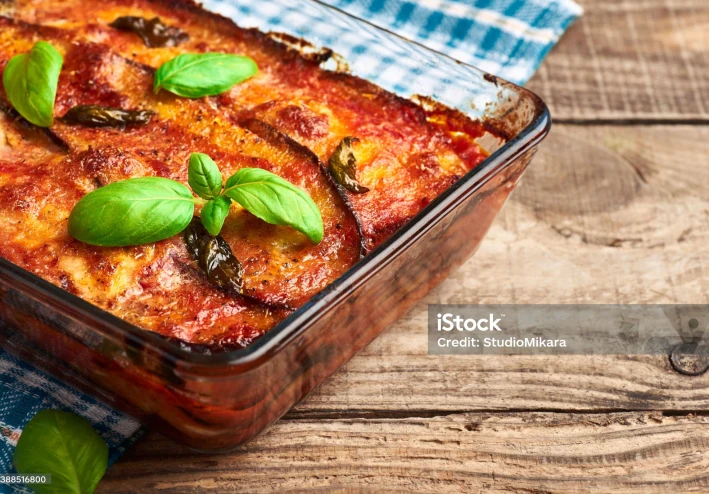 طريقة عمل المسقعة المصرية الاقتصادية في البيت بكل سهولة.