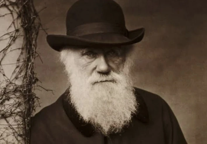 رائد نظرية التطور