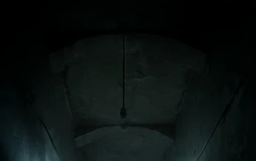 عنوان الرواية: "الدور الرابع"