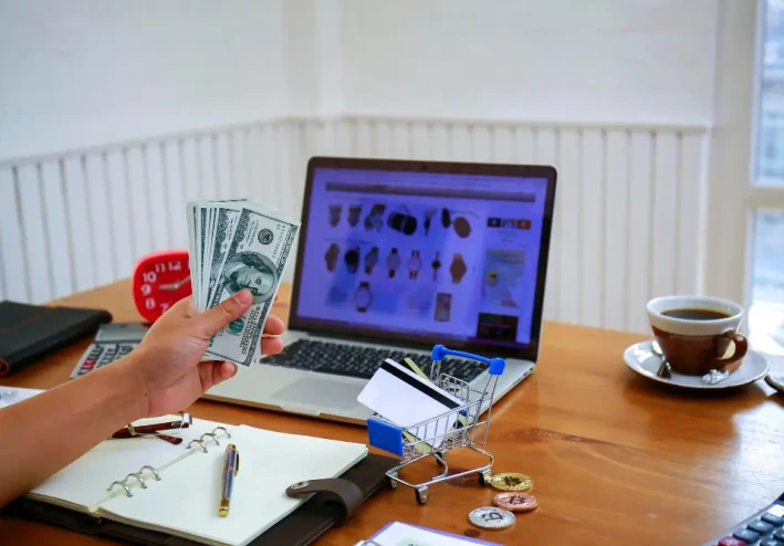 أفضل 10 طرق للربح من الإنترنت في 2026 للمبتدئين