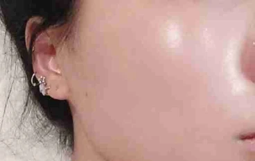 أسرار الحصول على بشرة زجاجية (Glass Skin) وروتين العناية اليومي الاقتصادي