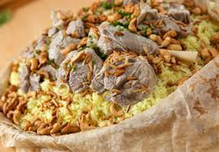 المنسف الأردني… تراثٌ يُؤكل وذاكرةٌ لا تُنسى