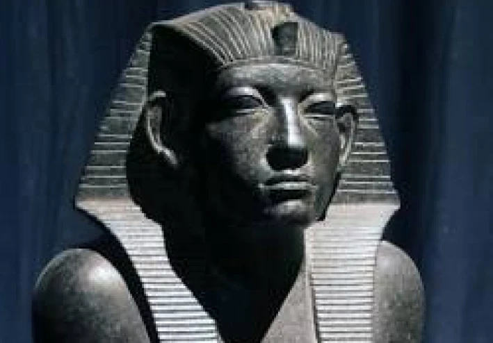 من رماد الاحتلال إلى قمة المجد".