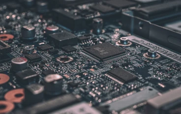 الأتمتة: كيف تعيد تشكيل طريقة العمل وتفتح أبوابًا جديدة للدخل