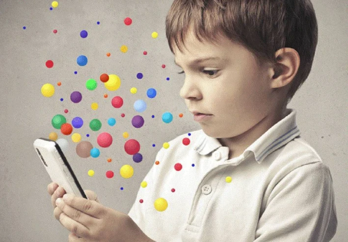 مخاطر الافراط فى استخدام الاطفال للموبايل