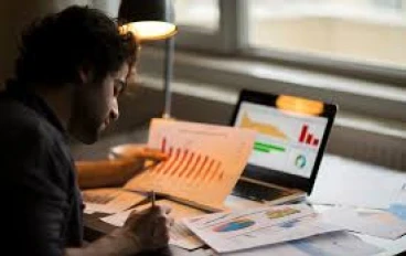 المشاريع التجارية: من الفكرة إلى النجاح — دليل شامل لبناء مشروع قوي ومستدام في عالم ريادة الأعمال