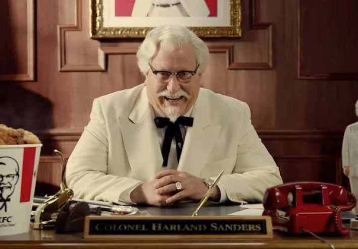 قصة نجاح دجاج كنتاكي: من مطبخ صغير إلى إمبراطورية عالمية في عالم الوجبات السريعة