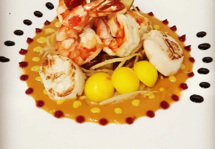 مكس سي فو مع صوص الزبدة والتوم