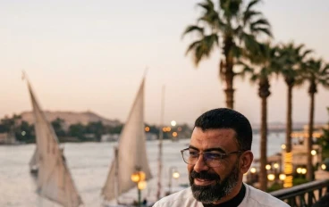 (  كأنِّي أراكَ الآن!  )