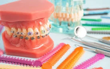 تقويم الأسنان : الطريق إلى ابتسامة صحية وثقة أكبر