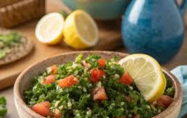 سلطة الكولو سلو بالأعشاب: لمسة صحية ونكهة منعشة لكل مائدة