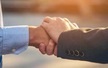 ✨ فن التعامل مع الآخرين: مفتاح النجاح في الحياة 🌟