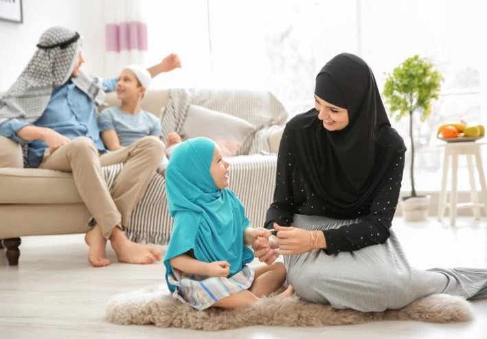 7 أخطاء قاتلة في التواصل الأسري تدمر علاقتك دون أن تشعر!