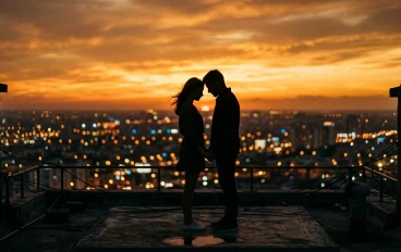 : "أحبوا بجنون.. وانتهوا بصمت — قصص حب غيّرت معنى الكلمة"💔