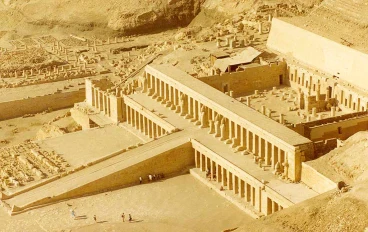 الملكة حتشبسوت ومعبد الدير البحري: قصة السلطة والخلود في مصر القديمة