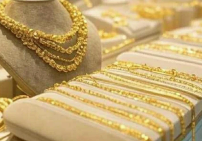 الذهب يستقر عالمياً وسط تفاؤل دبلوماسي وتحديات اقتصادية متزايدة