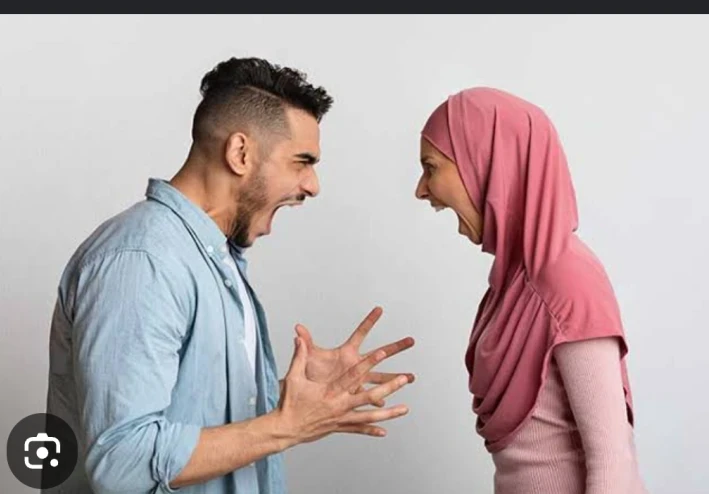 عندما يحدث خلاف بين الزوجين يعتذر الاكثر حبا 👌👌👌