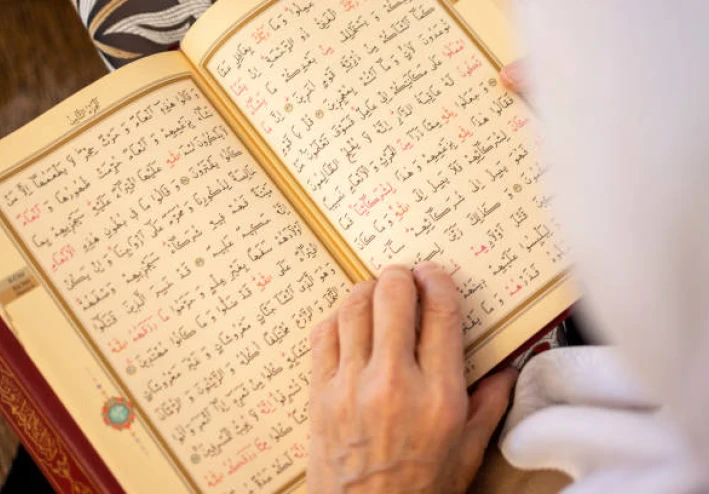 سورة لقمان مكتوبة كاملة بالتشكيل