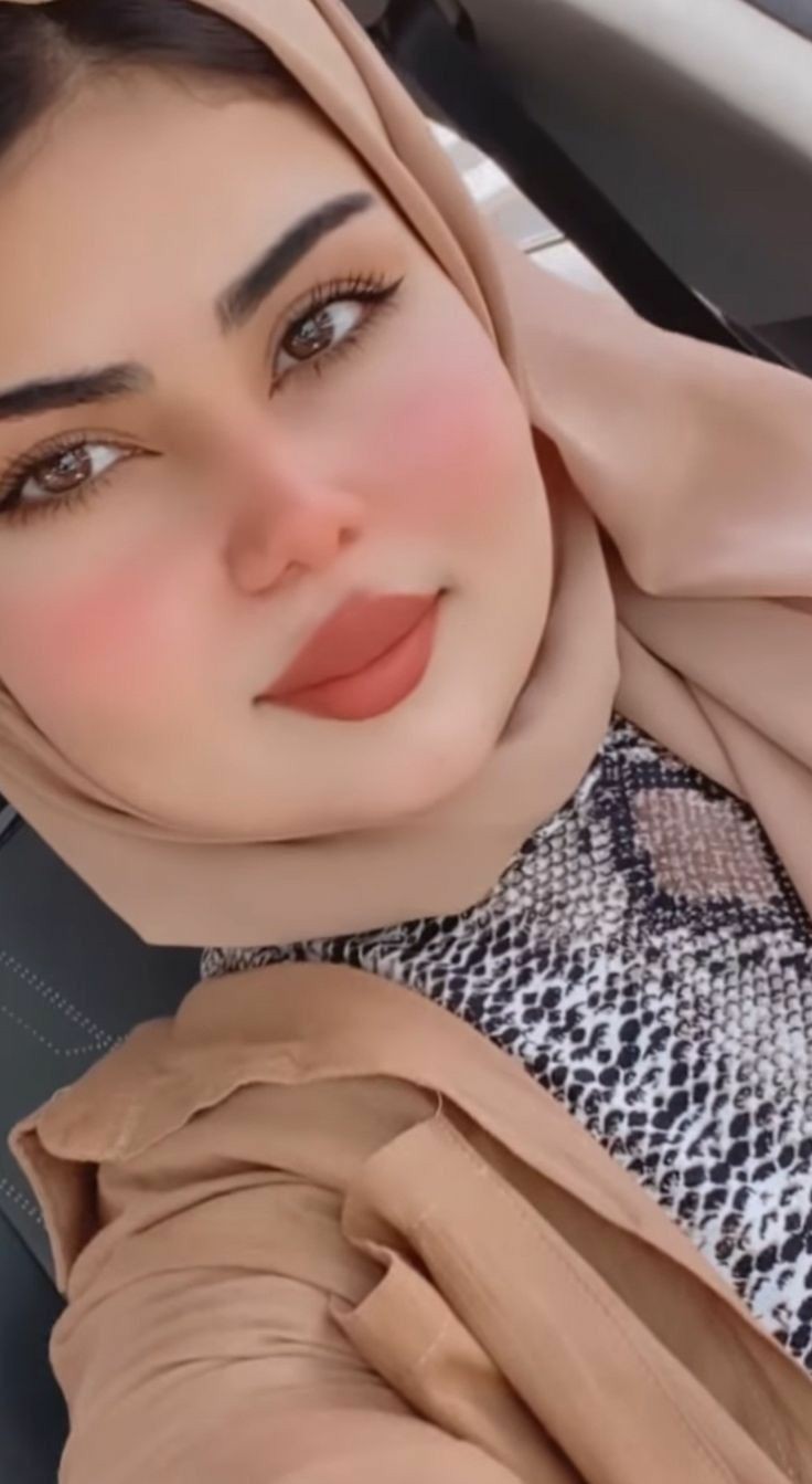 كاتبة عکس پروفایل