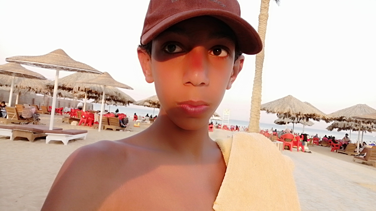 Adam Amr work الصورة الشخصية
