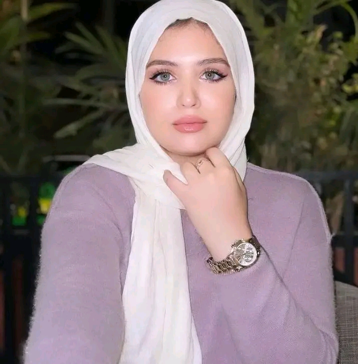 مًلَکْةّ آلَحًکْآيَهّ وٌروٌآيَهّ Photo de profil.