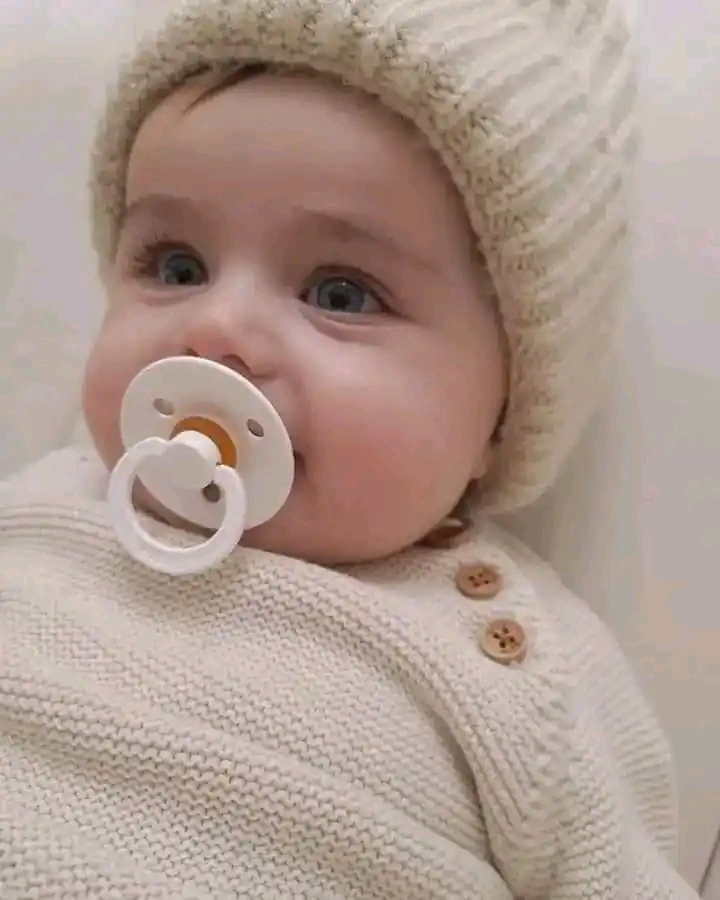 Alya Ahmed profile picture.